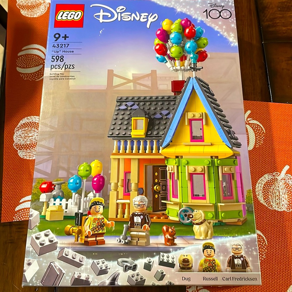 DISNEY UP LEGO SET - Picture 2 of 3